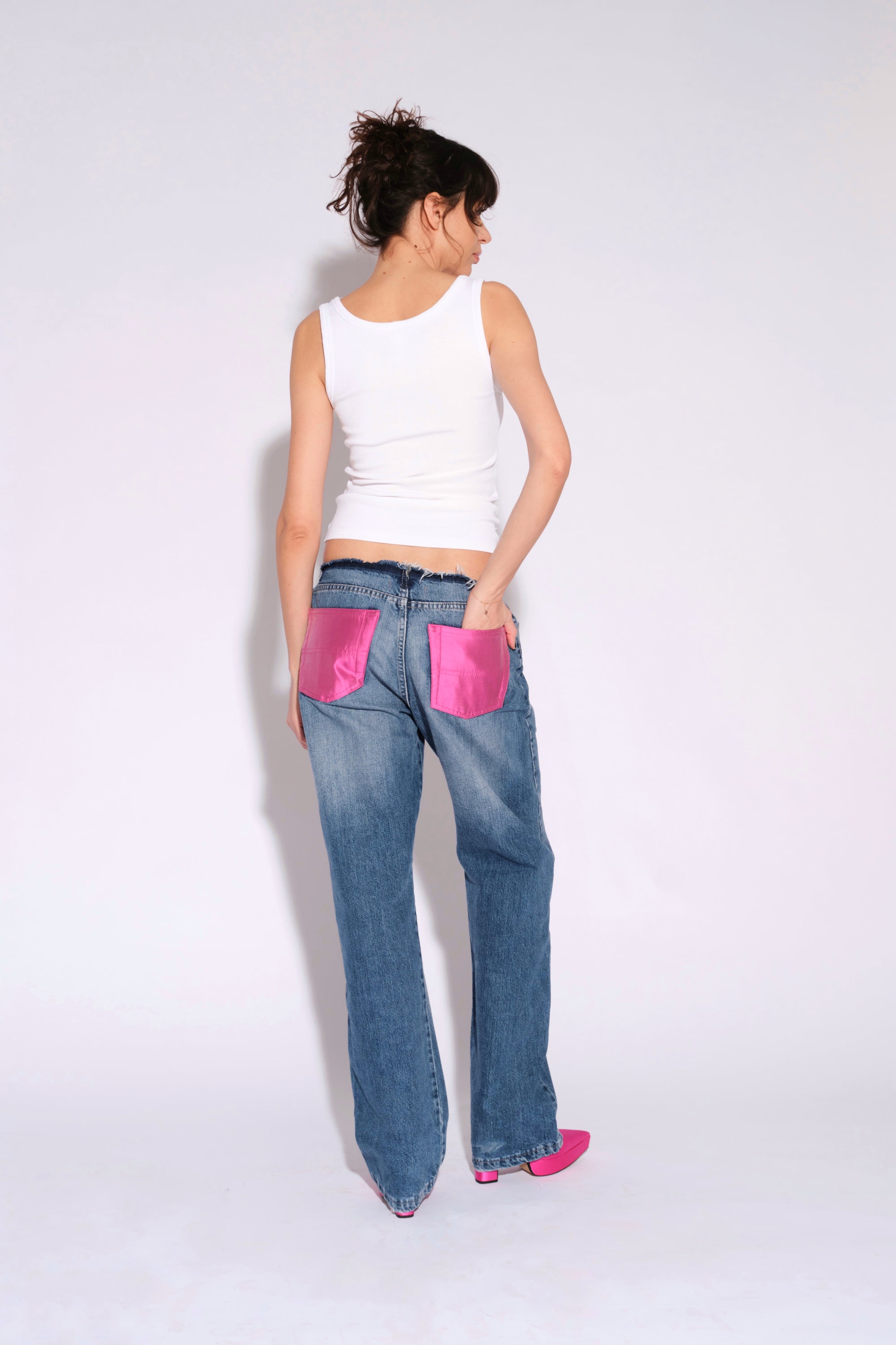 LOW RISE JEANS WITH PINK SILK POCKETS